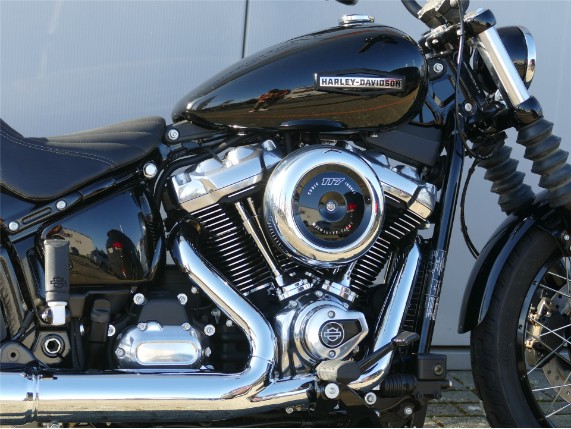 HARLEY DAVIDSON STREET BOB, 0009430