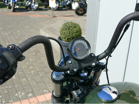 HARLEY DAVIDSON STREET BOB, 0009893