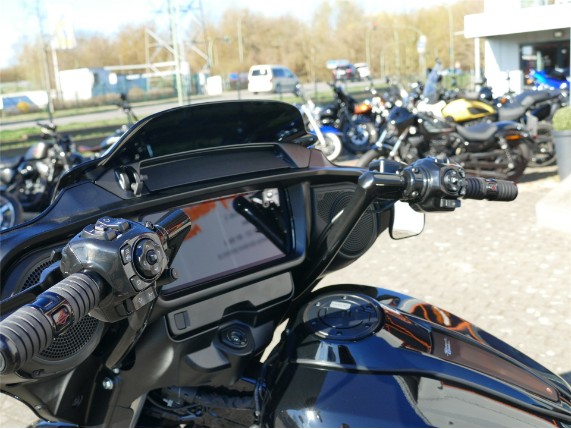 HARLEY DAVIDSON STREET GLIDE, 0009350