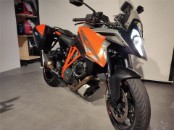 1290 Super Duke GT AKRA Koffer