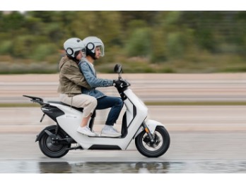 EM1 Elektro Roller Leasing