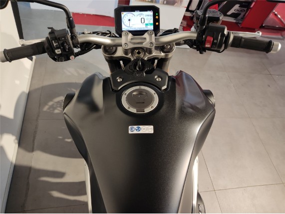 HONDA CB1000R SCHECKHEFT 1