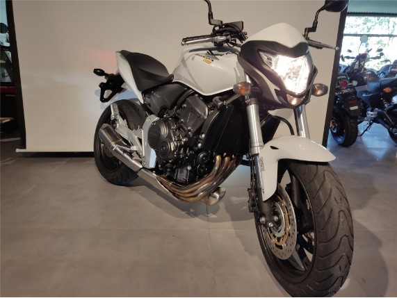 Honda CB600F HORNET 1