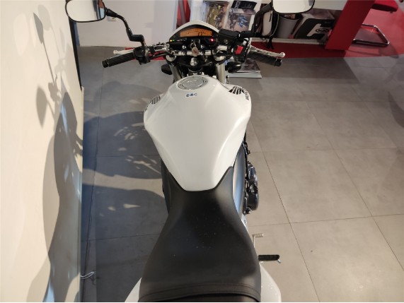 Honda CB600F HORNET 1