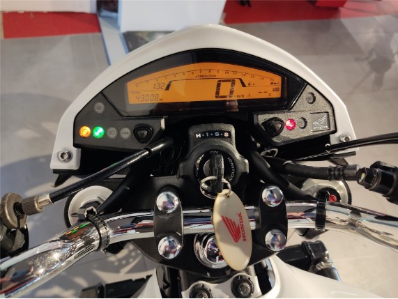 Honda CB600F HORNET 1