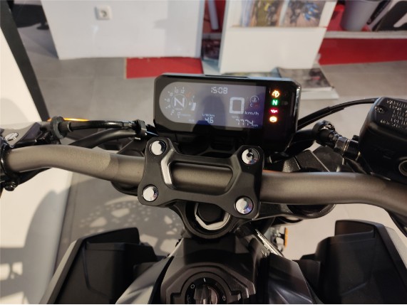 HONDA CB650R 1