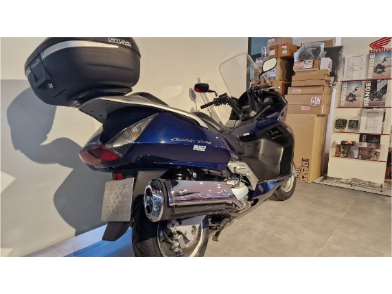 HONDA FJS600 Silver Wing, JH2PF01AX2K031145