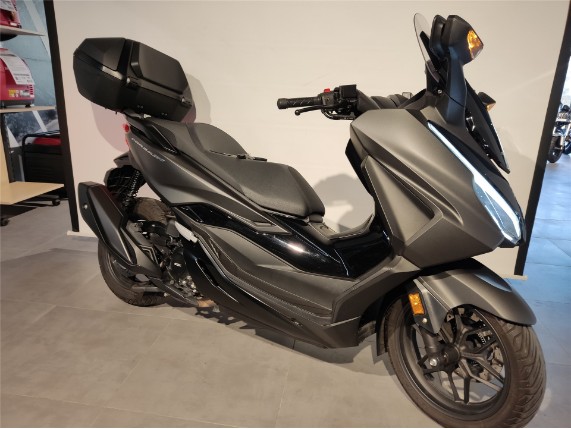 HONDA Forza 350 NEUWERTIG, 0033831