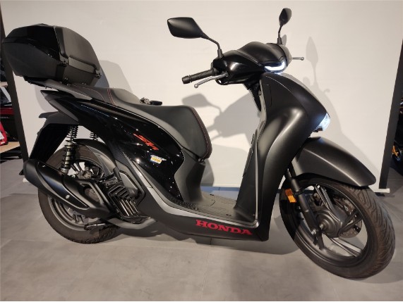 HONDA SH150 Special 1