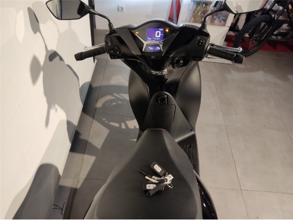 HONDA SH150 Special 1