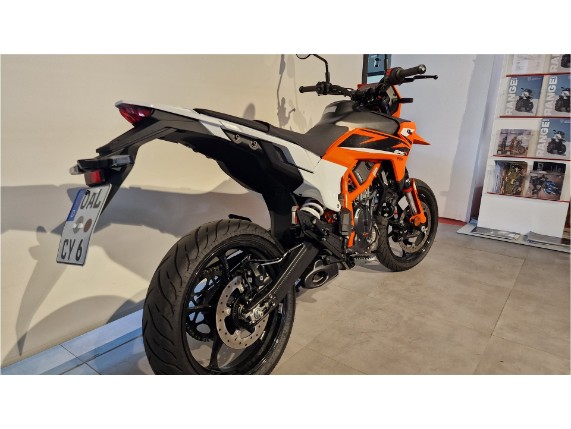 KTM 125 SMC-R 2026, 0037043