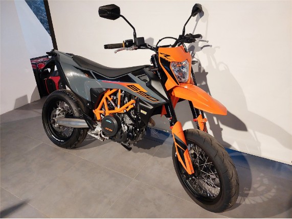 KTM 690 SMC-R 2022, VBKLSV408NM734561