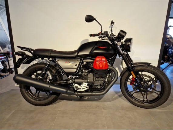 Moto Guzzi V7 III Special Carbon, ZGULDG000JM000209