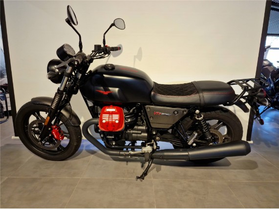 Moto Guzzi V7 III Special Carbon, ZGULDG000JM000209