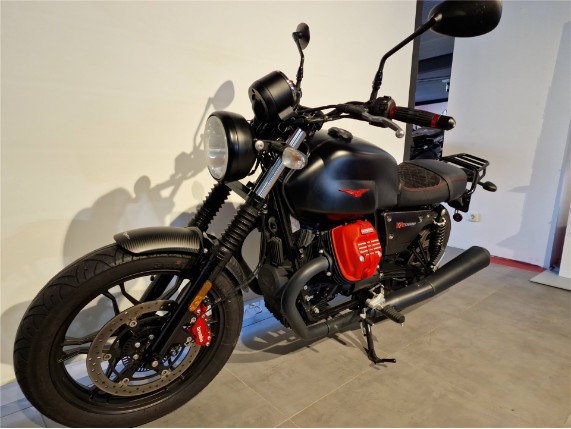 Moto Guzzi V7 III Special Carbon, ZGULDG000JM000209