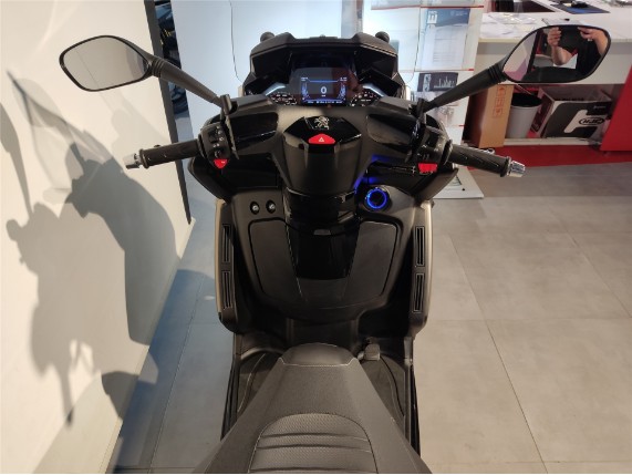 PEUGEOT Metropolis 400 SW NEUWERTIG, VGAX1AACBN0006120