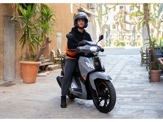 PEUGEOT Tweet 50 Leasing, ONLINE