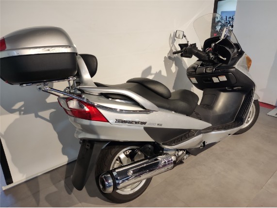 Suzuki Burgman 400, 0036117