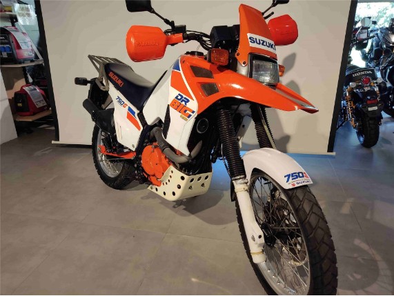 Suzuki DR 750 Big SAMMLERSTÜCK, 0038603