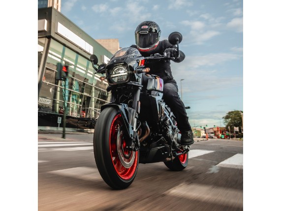 Suzuki GSX-8 TT Aktion, 0036850