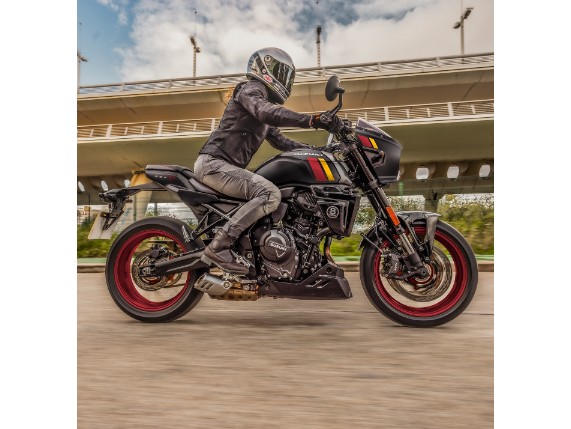 Suzuki GSX-8 TT Aktion, 0036850