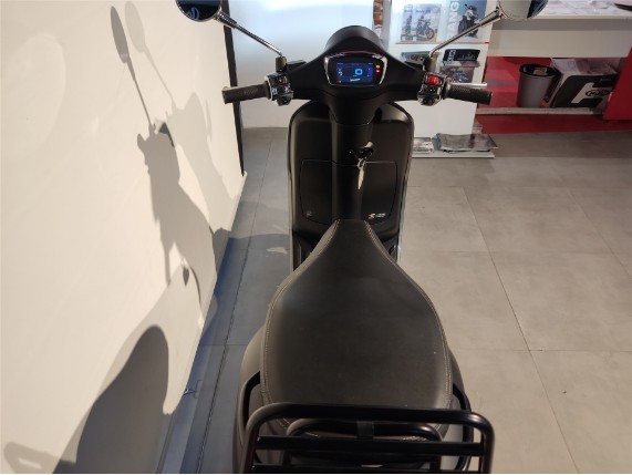 Vespa PRIMAVERA 125 S 1