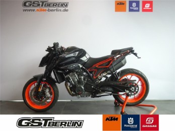 890 DUKE GP