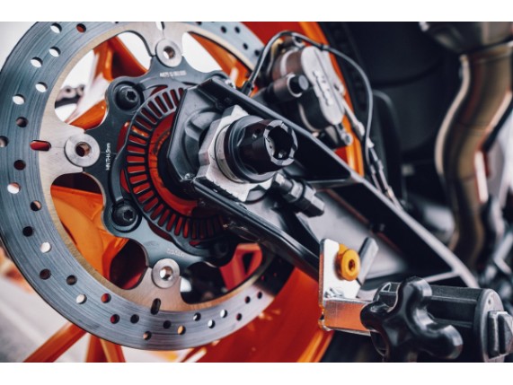 Convert-1200Wx1200H-PHO-PP-NMON-509883-MY23-KTM-890-SMT-Details-Parts-Details-Parts-04-STUDIO-SALL-AWSG-V1