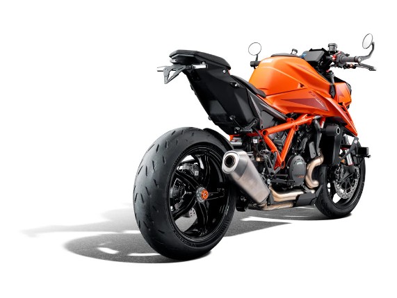 EVOTECH-2024-KTM-1390-SuperDuke-R-Offside-R-3Q-13303_1000x1000
