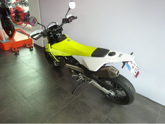 Husqvarna 701 SUPERMOTO 2