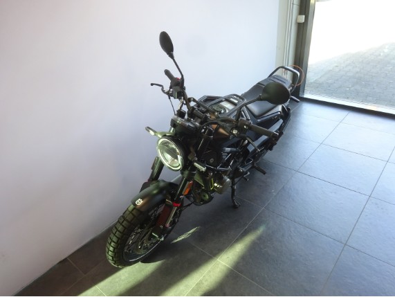 Husqvarna SVARTPILEN 125