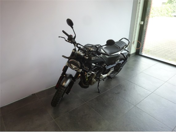 HUSQVARNA Svartpilen 401, 0013138