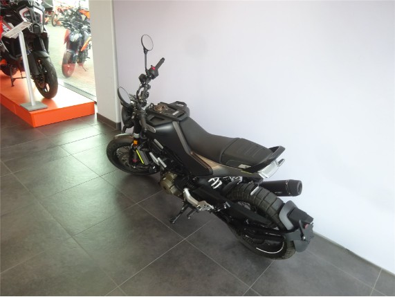 HUSQVARNA Svartpilen 401, 0013138