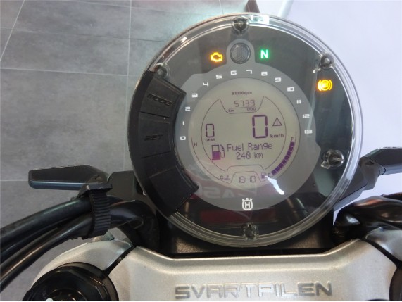 HUSQVARNA Svartpilen 401, 0013138