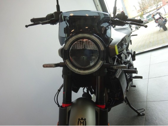 HUSQVARNA SVARTPILEN 401