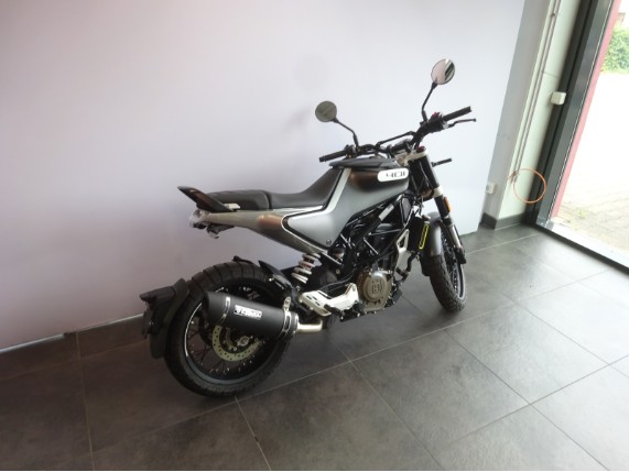 HUSQVARNA Svartpilen 401