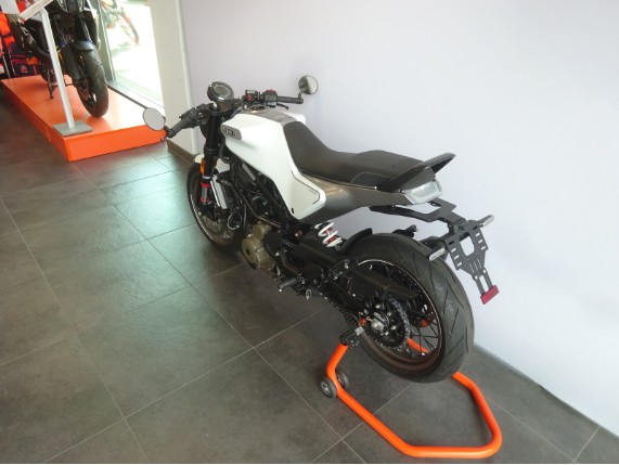 HUSQVARNA Vitpilen 401