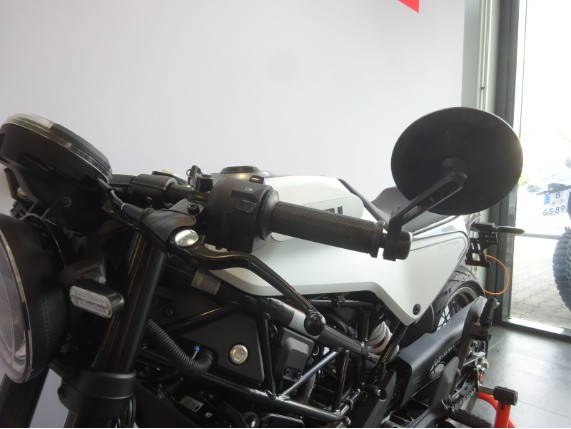 HUSQVARNA Vitpilen 401