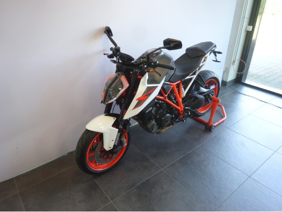 KTM 1290 SUPER DUKE R