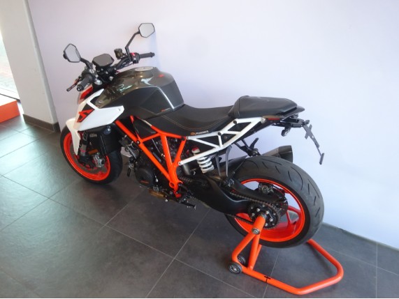 KTM 1290 SUPER DUKE R