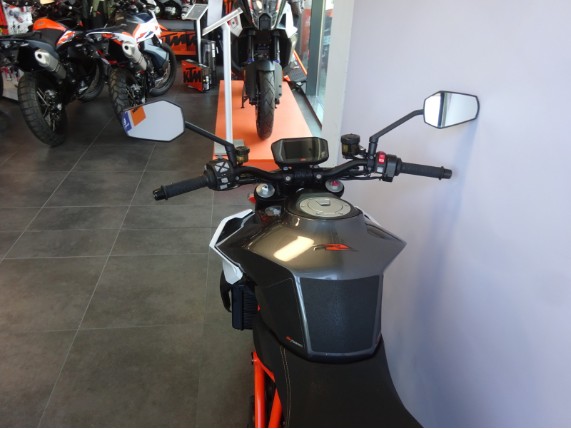 KTM 1290 SUPER DUKE R