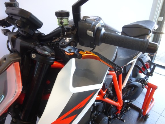 KTM 1290 SUPER DUKE R