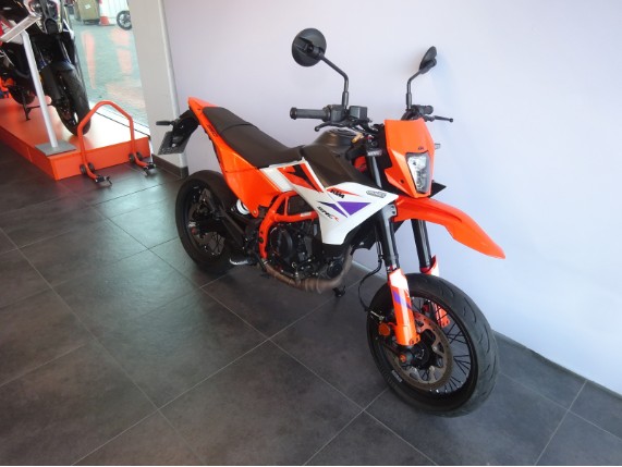 KTM 390 SMC R