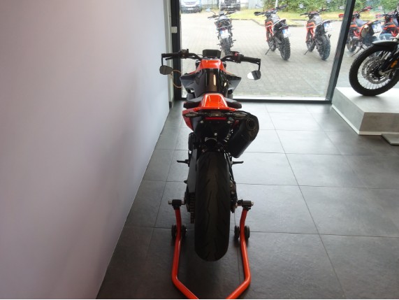 KTM 890 DUKE GP