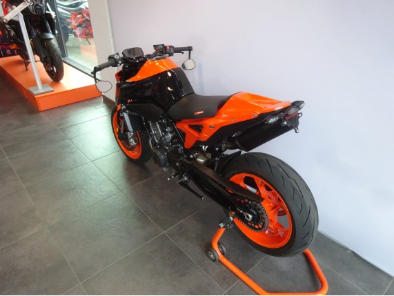 KTM 890 DUKE GP