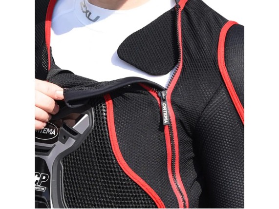 ortema-sportprotection-jacket-duo-detail-reisverschluss-brust-22033