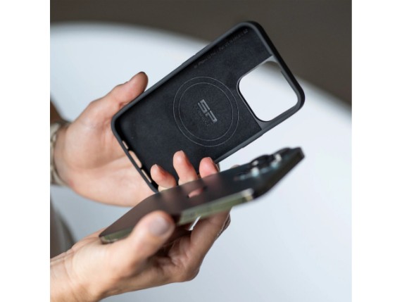 PhoneCase_01_0bcf5f70-62e3-4712-98f8-d651742d0a56