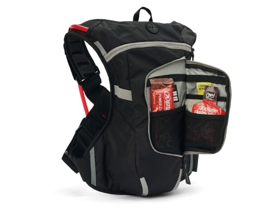 raw-4-black-grey-uswe-hydration-backpack-front-pocket_2