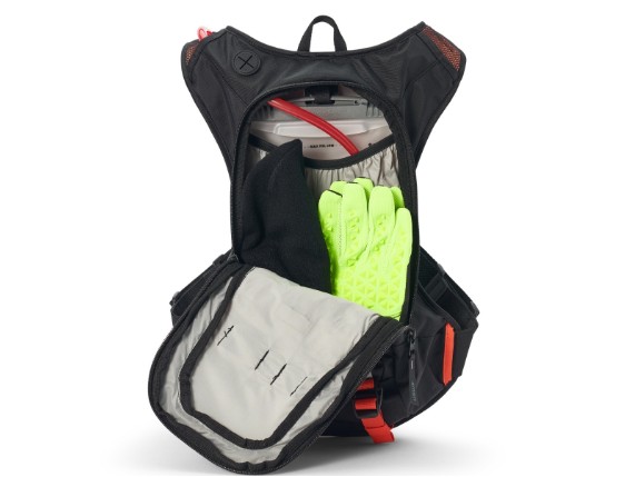 raw-8-factory-orange-uswe-hydration-backpack-main-compartment-min_1
