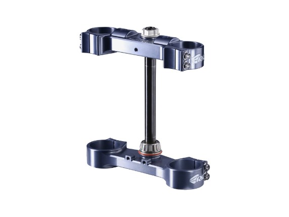RR Racing Titanium Series Gabelbrücke aus einer speziellen Aluminiumlegierung mit blau eloxiertem Titanium-Style-Finish und hochwertigen Titan-Verschraubungen. Performance-Gabelbrücke für KTM 85 SX, Husqvarna TC 85 und GASGAS MC 85 der Baujahre 2018–2024.